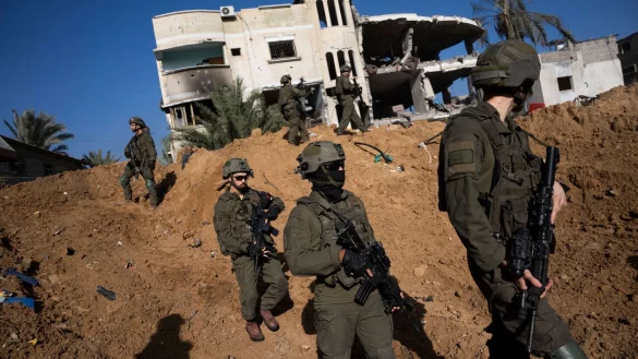 Israelische Soldaten bei einer Bodenoperation im Gazastreifen. - &copy; Ohad Zwigenberg/AP