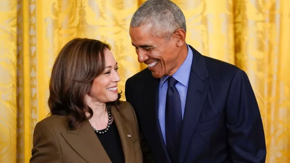 Barack Obama hat sich ein paar Tage Zeit gelassen, bis er sich nun öffentlich hinter die Kandidatur von Kamala Harris stellte. (Archivbild) - © Carolyn Kaster/AP/dpa