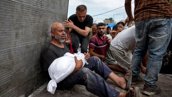 Die pal&auml;stinensischen Nachrichtenagentur Wafa berichtete von zahlreichen zivilen Opfern der K&auml;mpfe im Gazastreifen. - &copy; Abdel Kareem Hana/AP/dpa