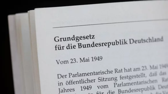 Am Donnerstag j&auml;hrt sich die Verk&uuml;ndung des Grundgesetzes zum 75. Mal. - &copy; Hendrik Schmidt/dpa