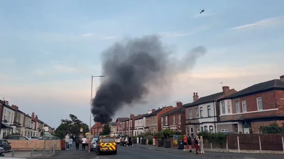 Nach einer Mahnwache wurde zun&auml;chst eine Moschee attackiert. - &copy; Pat Hurst/PA Wire/dpa