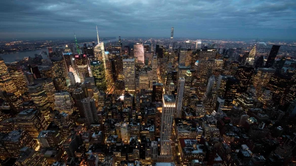 Die Skyline von Manhattan mit ihren vielen B&uuml;rot&uuml;rmen. Ein ungew&ouml;hnlich starkes Erdbeben und mehrere Nachbeben hatten ersch&uuml;ttert. - &copy; Gregor Fischer/dpa