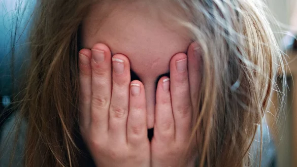 Die Pandemie hat offenbar viele Kinder und Jugendliche in ihrer Entwicklung gest&ouml;rt. Deutlich mehr Familien stellten danach Pflegeantr&auml;ge. (Symbolbild) - &copy; Nicolas Armer/dpa