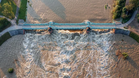 In Polen f&uuml;hren viele Fl&uuml;sse noch Hochwasser. - &copy; Maciej Kulczynski/PAP/dpa