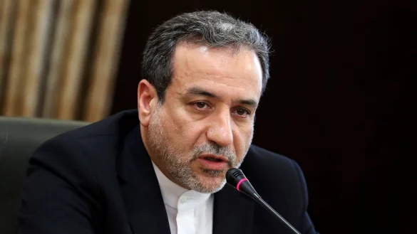 Abbas Araghchi gilt als einer der erfahrensten Diplomaten des Landes. (Archivbild) - © Ebrahim Noroozi/AP/dpa