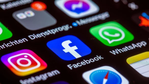 Meta schreibt in diesen Tagen massenhaft die Nutzer von Facebook, Instagram und Threads an, um sie &uuml;ber die Anpassung seiner Datenschutzerkla?rung zu informieren. - &copy; Jens B&uuml;ttner/dpa