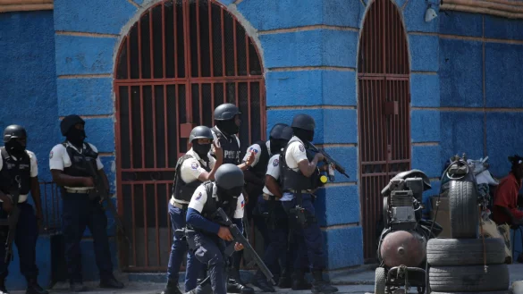 Der UN-Sicherheitsrat hatte die Mission zur Unterstützung der haitianischen Polizei bereits im Oktober genehmigt. - © Odelyn Joseph/AP/dpa