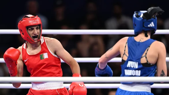 Die Boxerin Khelif aus Algerien hat eine Medaille sicher. - &copy; Sina Schuldt/dpa