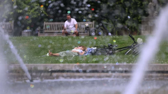 Es wird hei&szlig; am Wochenende in NRW. (Archivbild) - &copy; David Young/dpa