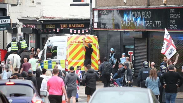 Zu den Kundgebungen hatte ein bekannter Ultranationalist aufgerufen. - &copy; Scott Heppell/PA Wire/dpa