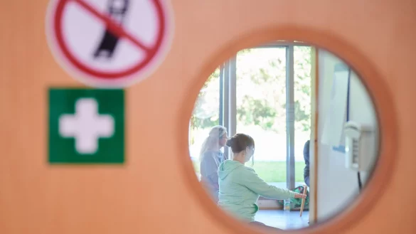 Eine Corona-Infektion kann anhaltende Gesundheitsprobleme nach sich ziehen, f&uuml;r die sich der Begriff Long Covid eingeb&uuml;rgert hat. - &copy; Annette Riedl/Deutsche Presse-Agentur GmbH/dpa