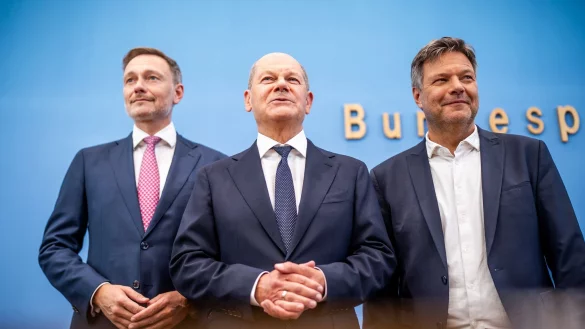 Wollen nochmal anpacken: Lindner, Scholz, Habeck. (Archivbild) - © Michael Kappeler/dpa