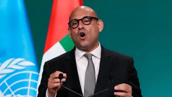 UN-Klimachef Simon Stiell spricht w&auml;hrend einer Plenarsitzung des UN-Klimagipfels COP28. - &copy; dpa/Archivbild