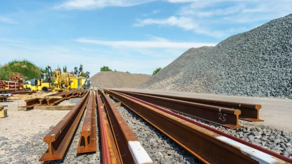 Viel Material - die erste Generalsanierung beginnt - &copy; Andreas Arnold/dpa