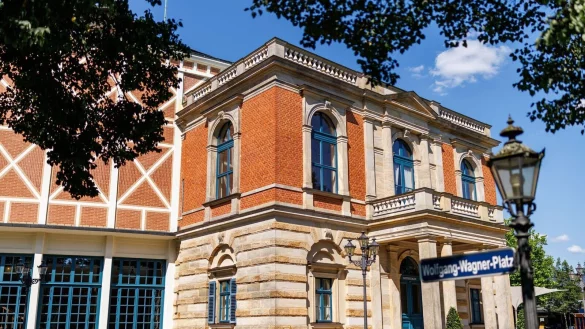 Im Bayreuther Festspielhaus gibt es 2025 neue &laquo;Meistersinger&raquo;. - &copy; Daniel Karmann/dpa