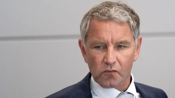 Bj&ouml;rn H&ouml;cke muss sich erneut wegen der Verwendung einer verbotenen Losung der Sturmabteilung (SA) verantworten. - &copy; Hendrik Schmidt/dpa