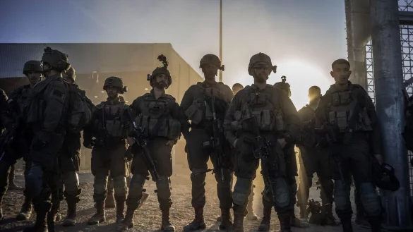 Dem israelischen Milit&auml;r wird vorgeworfen, bei der Ankunft eines Hilfsg&uuml;terkonvois im Gazastreifen gezielt auf Pal&auml;stinenser geschossen zu haben. Die Armee wehrt sich gegen die Vorw&uuml;rfe. - &copy; Ilia Yefimovich/dpa