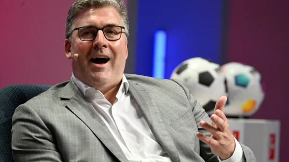 Axel Hellmann, Vorstandssprecher der Eintracht Frankfurt Fu&szlig;ball AG, spricht w&auml;hrend des SpoBis-Kongresses. - &copy; Roberto Pfeil/dpa