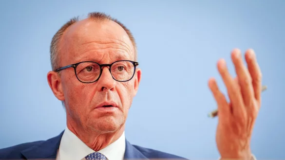 CDU-Chef Merz fordert von Kanzler Scholz nicht weniger als einen Koalitionsbruch, um die Migrationsprobleme zu l&ouml;sen. - &copy; Kay Nietfeld/dpa