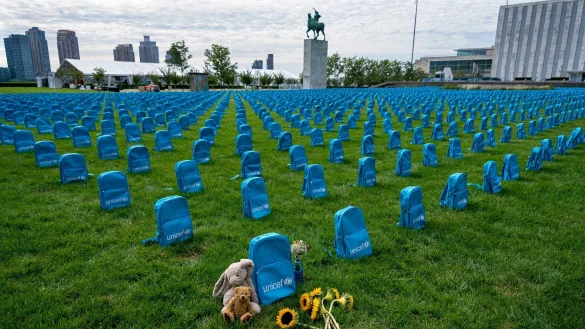 Die von Unicef organisierte Installation in New York veranschaulicht das Ausma&szlig; von Kindersterblichkeit in Konfliktgebieten im Jahr 2018. - &copy; Craig Ruttle/FR61802 AP/dpa