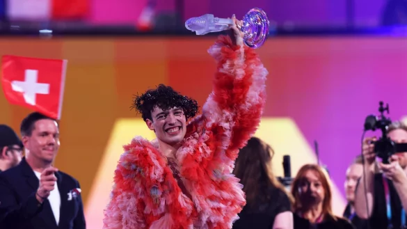 Nemos Song &laquo;The Code&raquo; erfreute sich schon im Vorfeld gro&szlig;er Beliebtheit. - &copy; Jens B&uuml;ttner/dpa