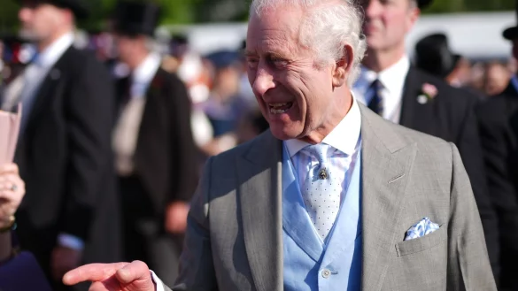 K&ouml;nig Charles III. w&auml;hrend der k&ouml;niglichen Gartenparty im Buckingham Palace. - &copy; Jordan Pettitt/PA Wire/dpa