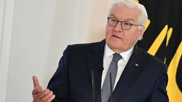 Bundespr&auml;sident Frank-Walter Steinmeier traf sich in Berlin mit rund 80 ehrenamtlichen B&uuml;rgermeistern und B&uuml;rgermeisterinnen. - &copy; Britta Pedersen/dpa