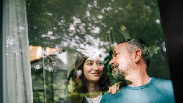 Pflegebed&uuml;rftigkeit ist immer ein starker Einschnitt ins Leben. Gut, wenn man vorher schon ausf&uuml;hrlich &uuml;ber dieses Szenario gesprochen hat. - &copy; Zacharie Scheurer/dpa-tmn