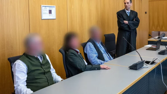 Beim Prozessauftakt waren die drei Adoptierten anwesend. Nun hat das Landgericht die Klage abgewiesen. - &copy; Stefan Puchner/dpa