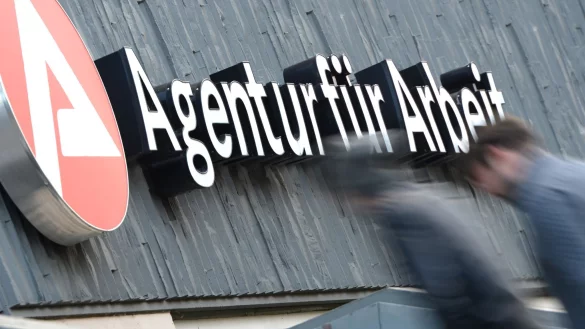 Der deutsche Arbeitsmarkt befindet sich in einem Strukturwandel. - &copy; Arne Dedert/dpa