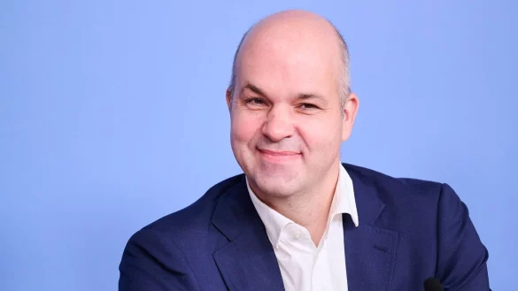 Marcel Fratzscher erkl&auml;rt, wie die Gender Pay Gap geschlossen werden kann. - &copy; Annette Riedl/dpa