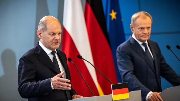 Bundeskanzler Scholz und Polens Regierungschef Tus - &copy; Michael Kappeler/dpa