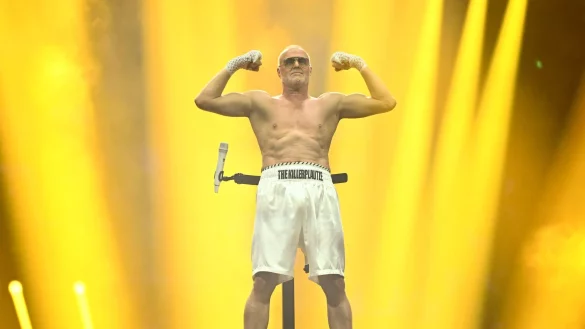 Der große Moment: So präsentierte sich Raab dem Publikum. - © Willi Weber/RTL/dpa