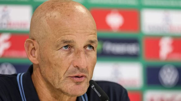 Trainer Peter Zeidler hofft nach dem Pokal-Aus auf eine Trotzreaktion seiner Bochumer Mannschaft in Leipzig. - &copy; Stefan B&ouml;sl/dpa