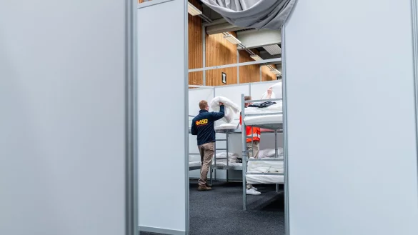 Eine Notunterkunft ist kein Zuhause, bewahrt Wohnungslose aber vor einem Leben auf der Stra&szlig;e. (Archivbild) - &copy; Guido Kirchner/dpa