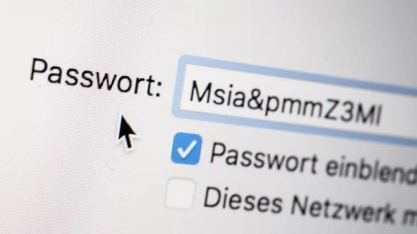 Ein sicheres Passwort ist Pflicht, um das Postfach zu sch&uuml;tzen. Web.de und GMX werden bald ihren Nutzern R&uuml;ckmeldungen zur Sicherheit ihrer Passw&ouml;rter geben. - &copy; Robert G&uuml;nther/dpa-tmn