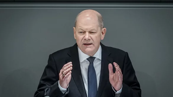 Bundeskanzler Olaf Scholz gibt vor dem Bundestag eine Regierungserkl&auml;rung zum Europ&auml;ischen Rat ab. - &copy; Kay Nietfeld/dpa