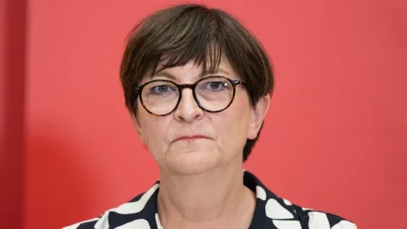 SPD-Chefin Saskia Esken: &laquo;Wir wollen Deutschland aktiv gestalten und zukunftssicher machen&raquo;. - &copy; Sebastian Kahnert/dpa