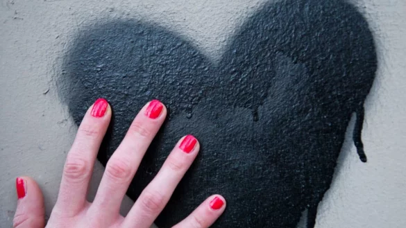 &laquo;Loverboys nutzen die Sehnsucht von M&auml;dchen und Frauen nach Zuneigung, Verst&auml;ndnis und Partnerschaft auf perfide Weise aus&raquo;, sagt Nordrhein-Westfalens Ministerin f&uuml;r Kinder und Jugend, Josefine Paul. - &copy; Inga Kjer/dpa