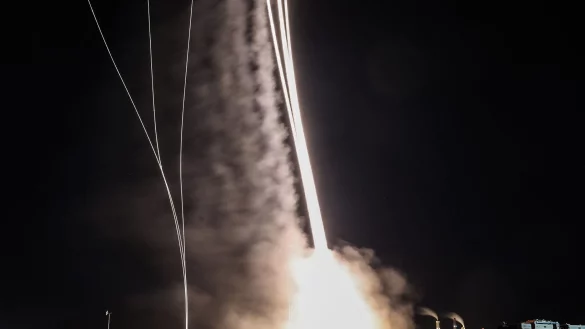 Der Iran droht mit Vergeltung - Israel reagiert und verst&auml;rkt nun seine Luftverteidigung. - &copy; Ilia Yefimovich/dpa