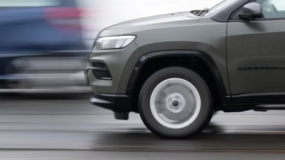 SUV und Gel&auml;ndewagen boomen - und die sind durch ihre Bauart in der Regel schwerer als vergleichbare Autos mit flacherer Karosserie. - &copy; Robert Michael/dpa