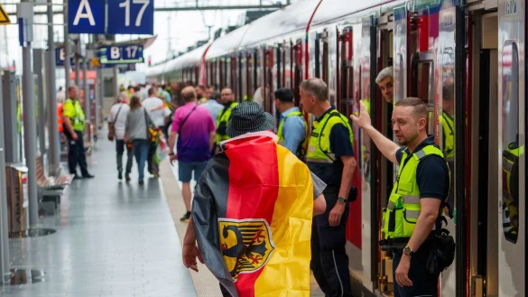 Die Bahn hat sich bei der EM aus Sicht von Verkehrsminister Wissing &uuml;bernommen. (Archivfoto) - &copy; Andreas Arnold/dpa