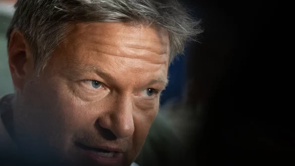 Themen von Habecks Reise nach S&uuml;dkorea und China sind die bilateralen Handelsbeziehungen und die Klimapolitik. - &copy; Boris Roessler/dpa