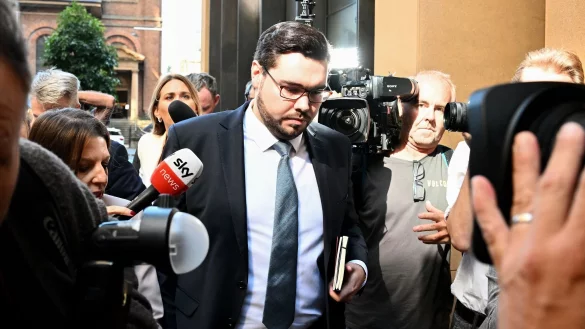 Umringt von Medienvertretern: Bruce Lehrmann. - &copy; Bianca De Marchi/AAP/dpa