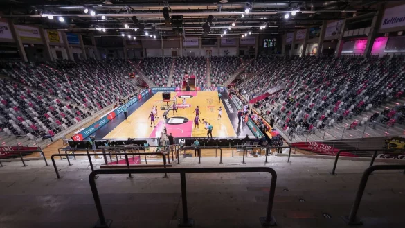 Blick in die Sporthalle im Telekom Dome. - &copy; J&uuml;rgen Schwarz/dpa