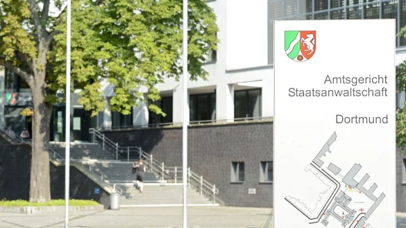 Hier, bei der Staatsanwaltschaft Dortmund, hat sich der Beschuldigte 19-J&auml;hrige gestellt. (Archivbild) - &copy; Caroline SeidSeidel-Di&szlig;mannel/dpa