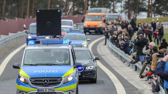Er&ouml;ffnung eines der Teilst&uuml;cke der Autobahn A33 in Halle/K&uuml;nsebeck Anfang des Jahres. - &copy; Christian Weische