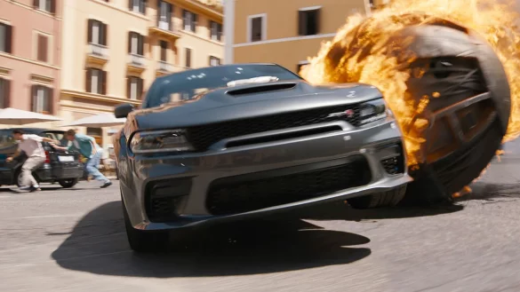 Eine rollende Riesenbombe soll die Stadt in Schutt und Asche legen - Szene aus &laquo;Fast & Furious 10&raquo;. - -/&copy; 2023 Universal City Studios Productions LLLP/dpa