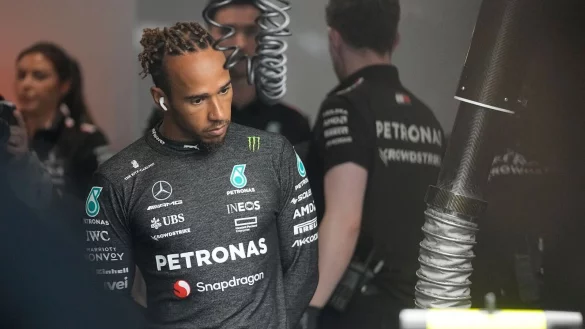 Steht noch bis 2025 bei Mercedes unter Vertrag: Lewis Hamilton. - &copy; Darron Cummings/AP/dpa