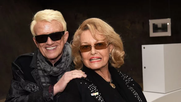 Heino und seine Frau Hannelore stehen im Ruhr Museum/Unesco-Welterbe Zollverein 2018. - &copy; Horst Ossinger/dpa